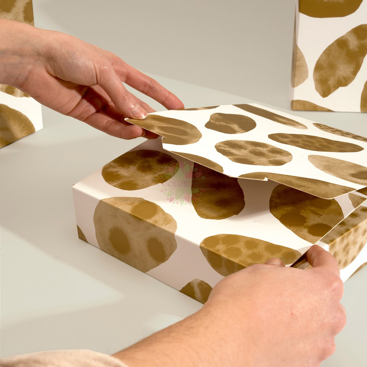 Caja de papel de sobre de diseño simple para bufanda